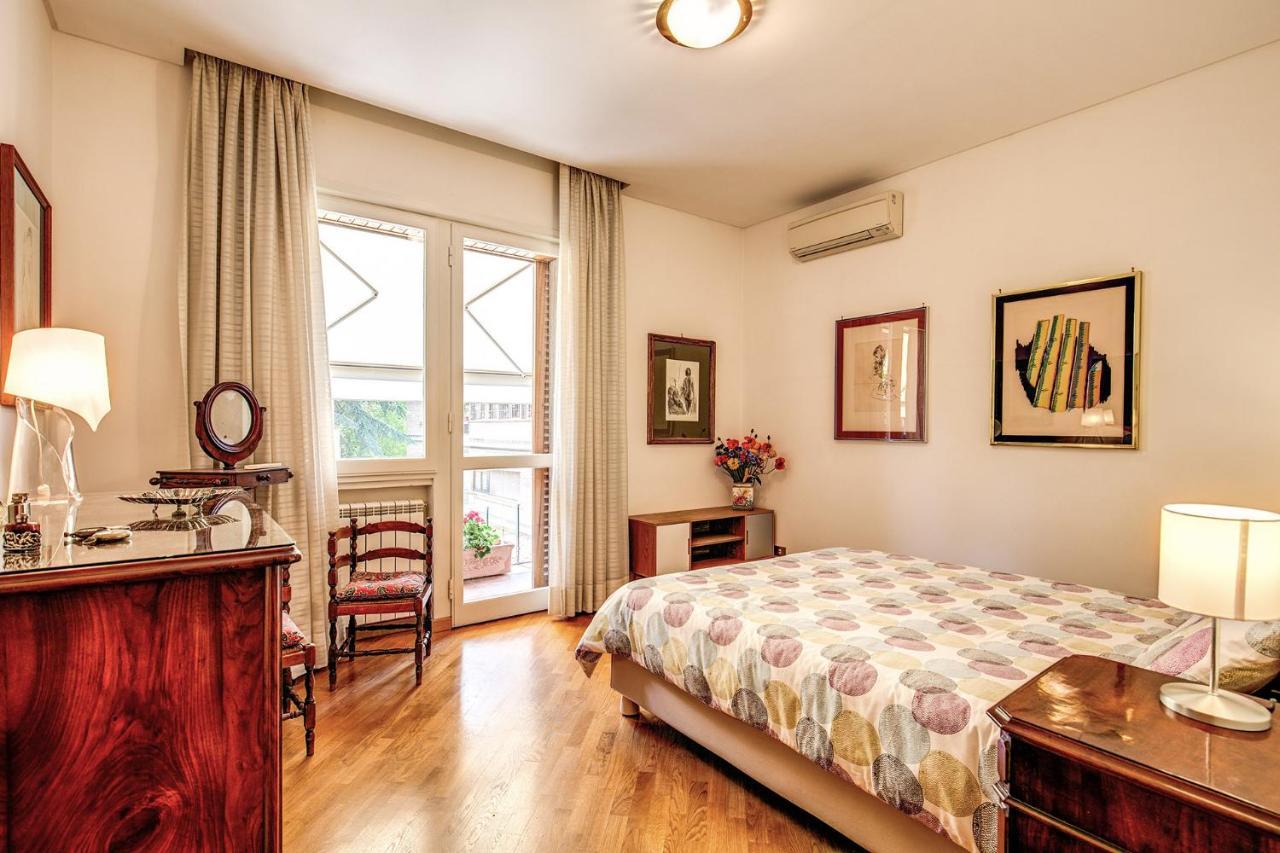 Terrazza Piccolomini: Elegant Apartment Stunning View Over Rome/St Peter'S Dome Exterior foto